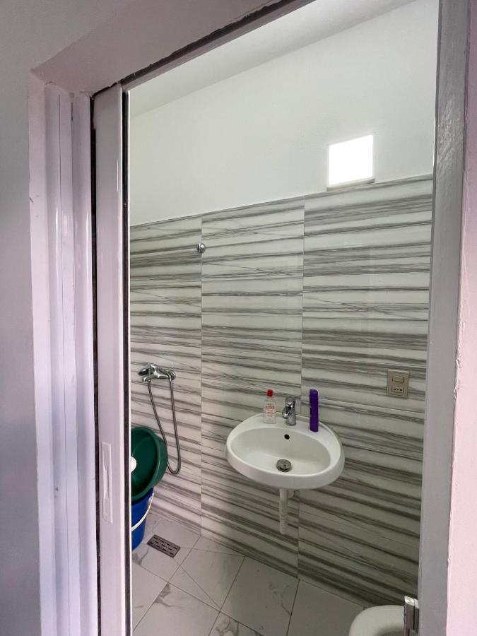 Vila Osmenaj Rent Room Or Apartment Vlorë Exterior foto